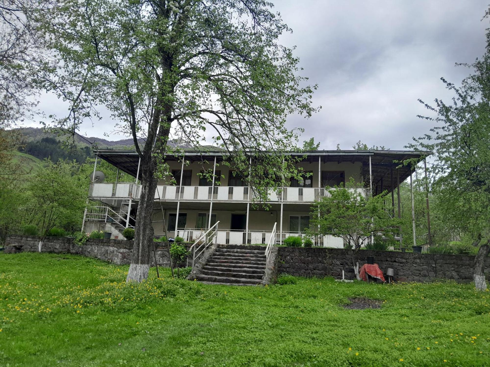 Mti House Hotell Kvesheti Exteriör bild
